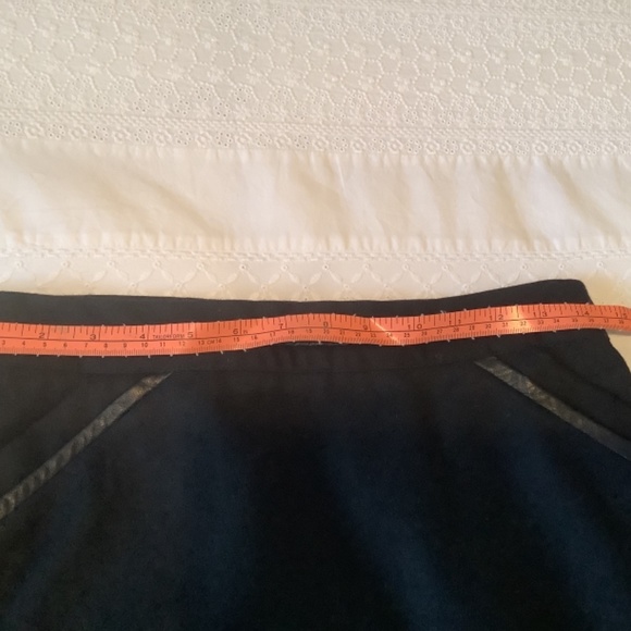 Vintage wool skirt with faux leather trim - Picture 3 of 9
